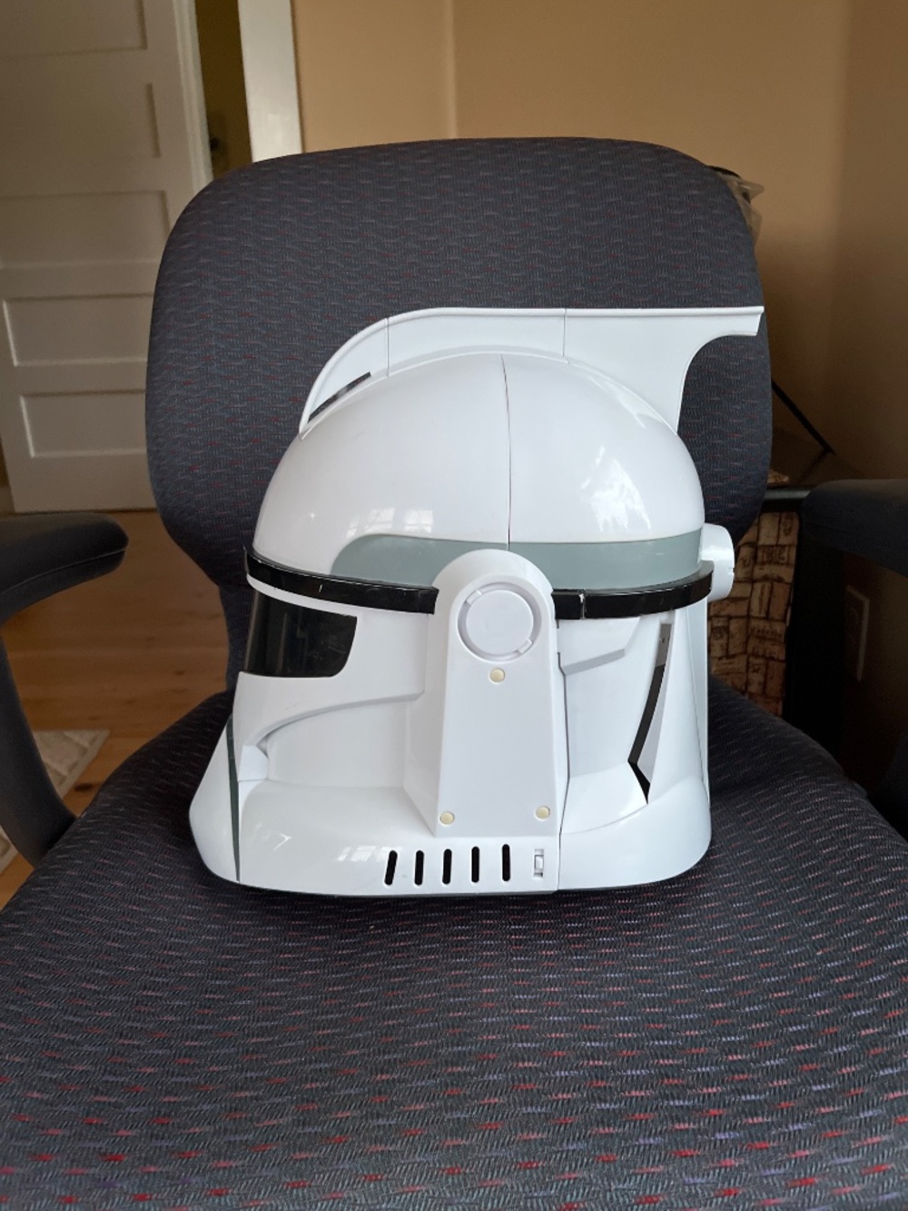 Star Wars Stormtrooper Helmet - Picture 4 of 5